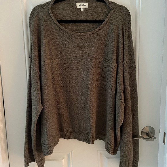 ADORA Sweaters - ADORA Women's Olive Green Crew Neck Sweater
